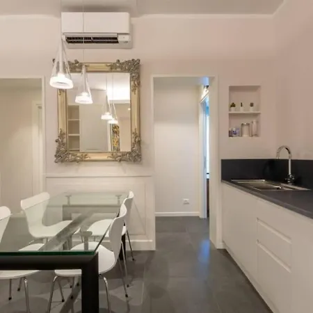Apartment Stylish Four Bedrooms - Center